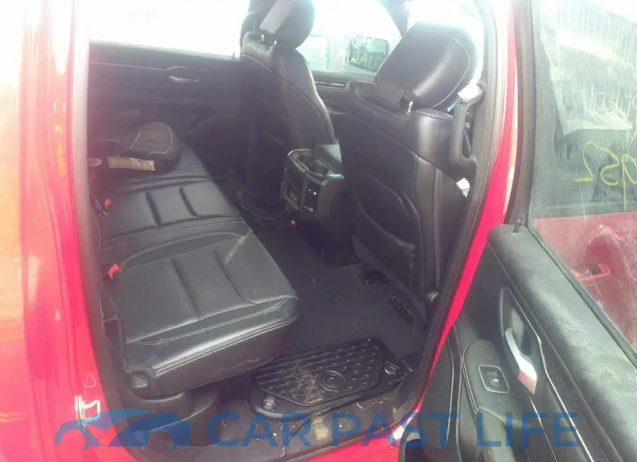 1C6SRFLT3KN561992# 8