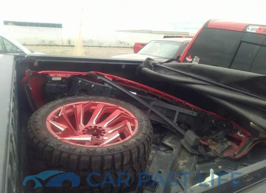 1C6SRFLT3KN561992# 6