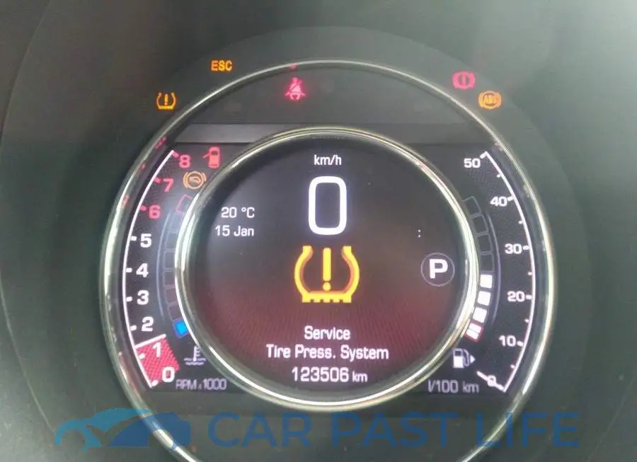 3C3CFFBR9GT125820# 7