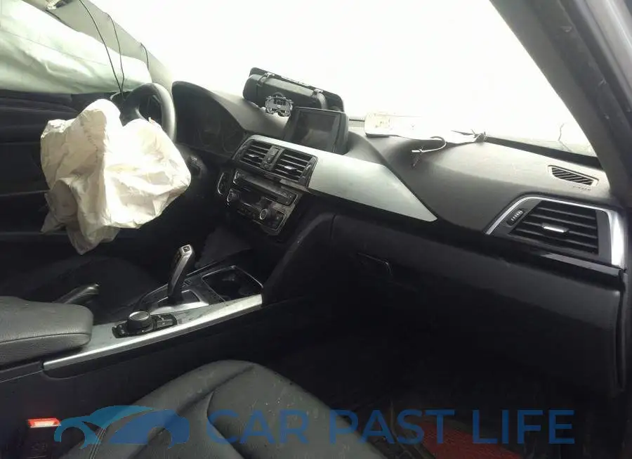 WBA8A3C51HK691996# 5