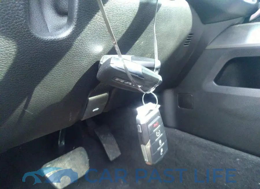 1C6SRFLT3LN150366# 11