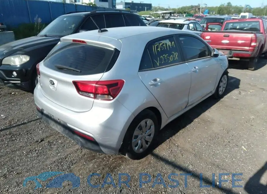 3KPA25AB9JE032935# 4