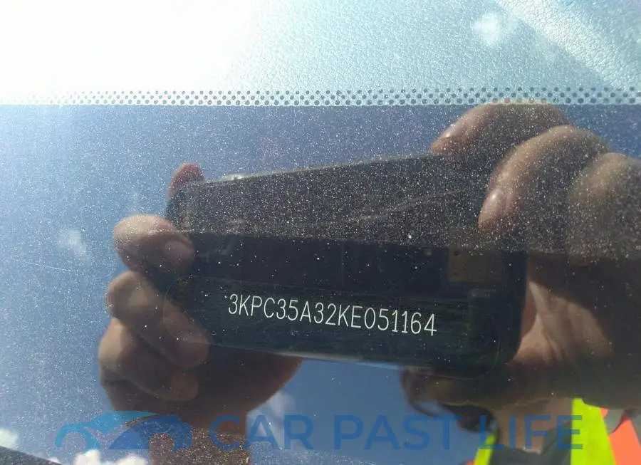 3KPC35A32KE051164# 9