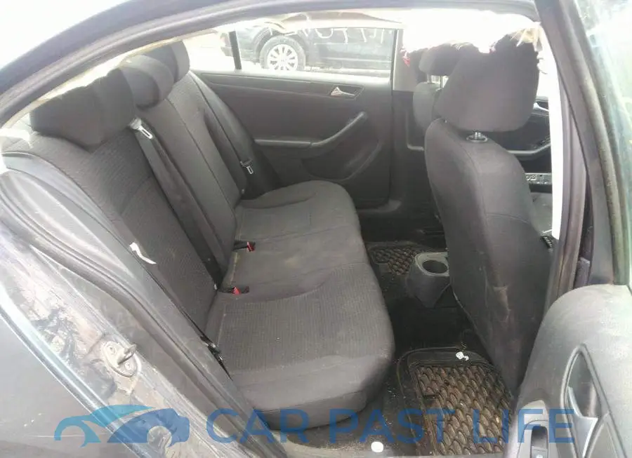 3VW1K7AJ9FM351877# 8
