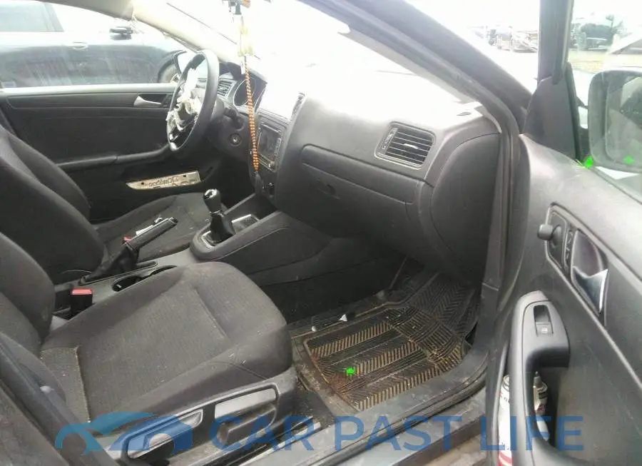 3VW1K7AJ9FM351877# 5