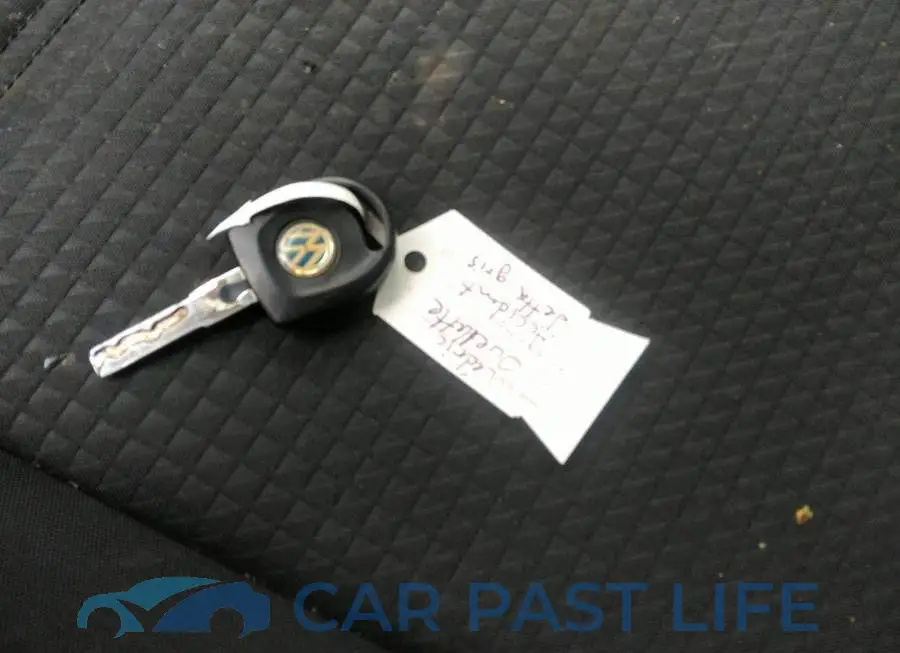 3VW1K7AJ9FM351877# 11
