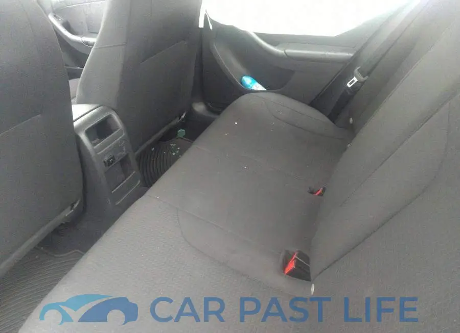 3VW2K7AJ5FM304138# 8