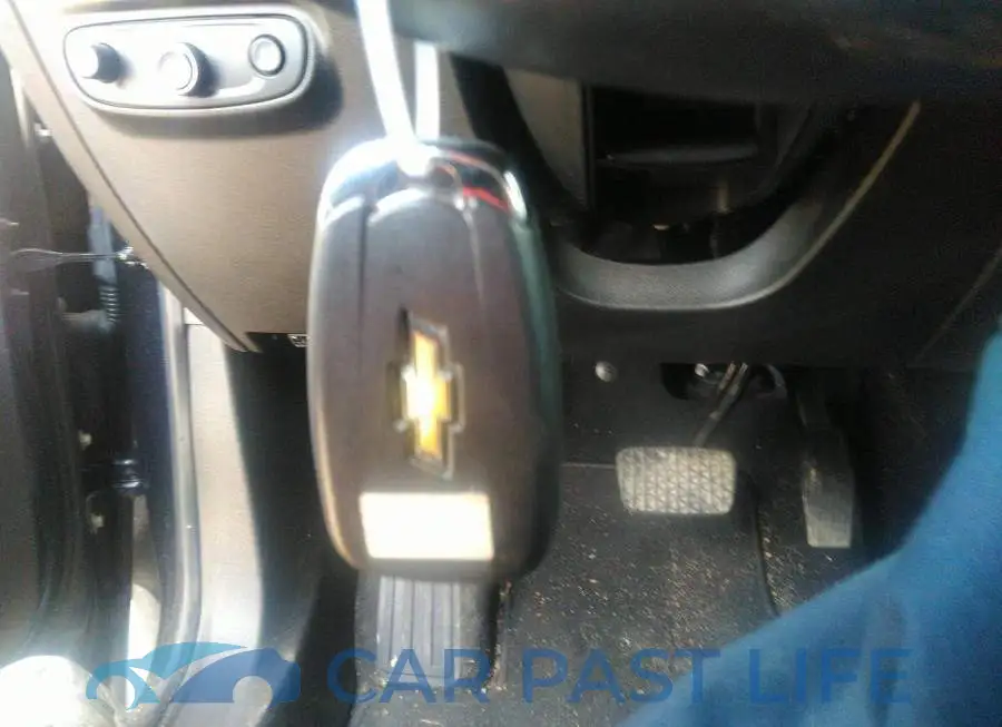 2GNAXUEV7M6110477# 11