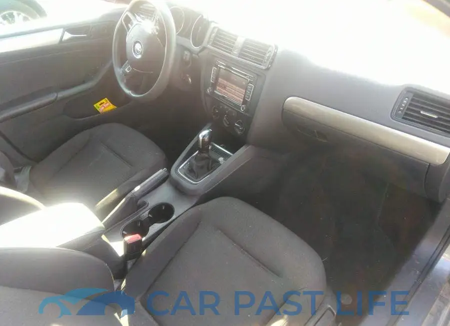 3VW2K7AJ1FM422476# 5