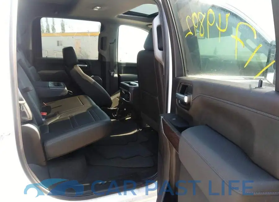 1GT49RE79NF115640# 8