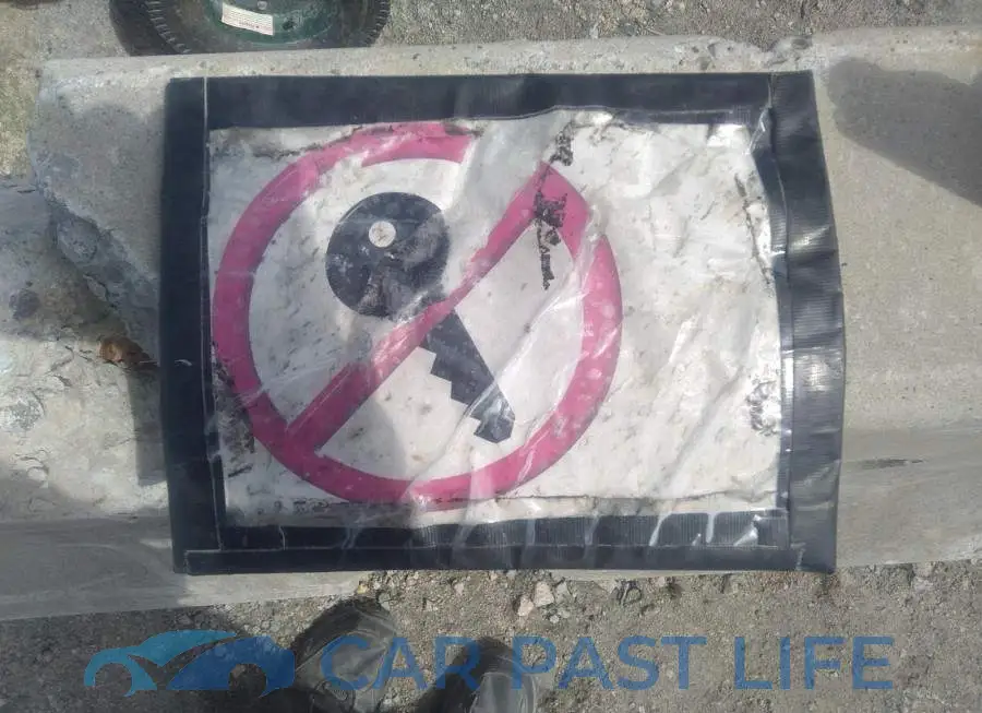 3C6UR5CL3FG696245# 11