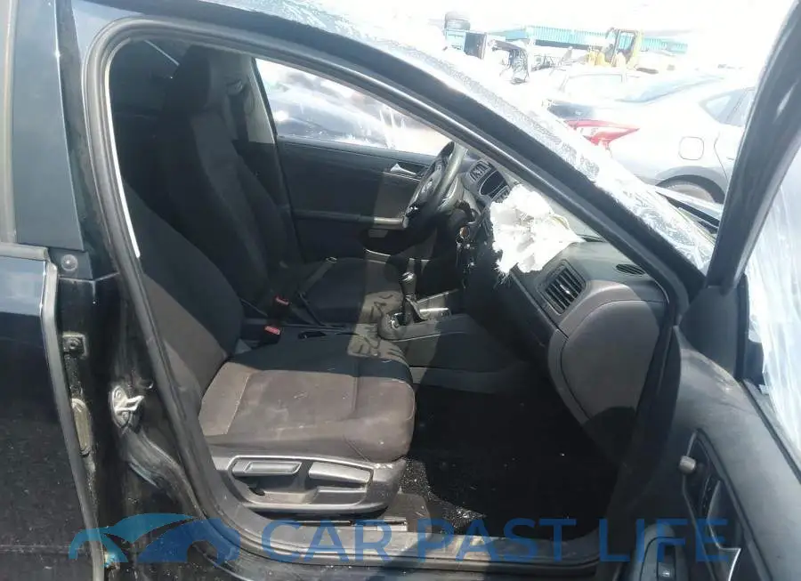 3VW1K7AJ5FM427675# 5