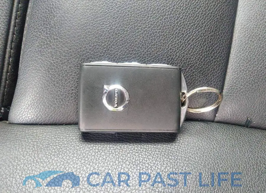 YV4162UK3L2337200# 11