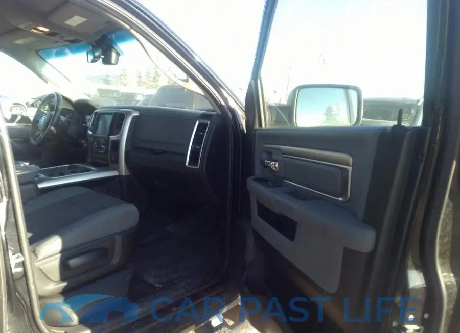 1C6RR7LT1JS165600# 5