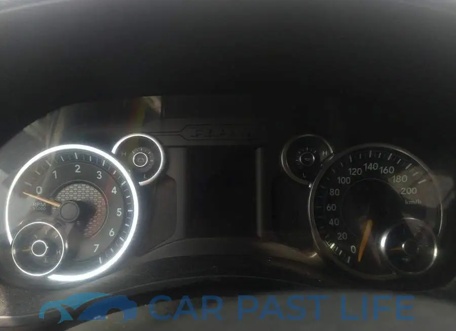 3C6UR5HJ2KG581010# 7
