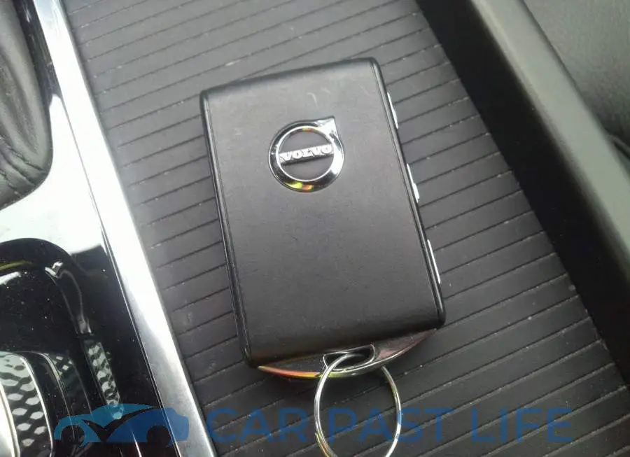 7JRA22TK1KG001225# 11