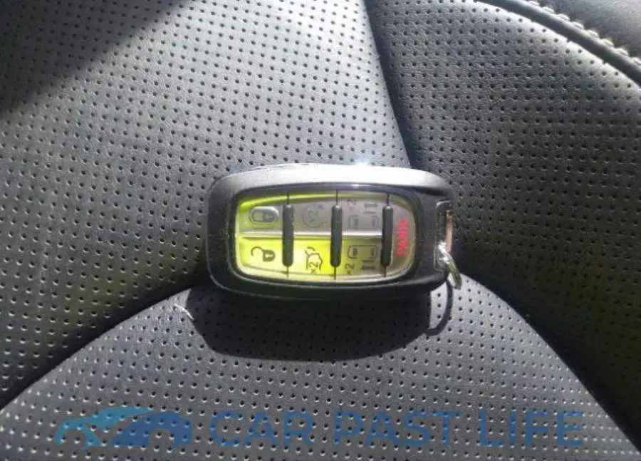 2C4RC1GG9NR112753# 12