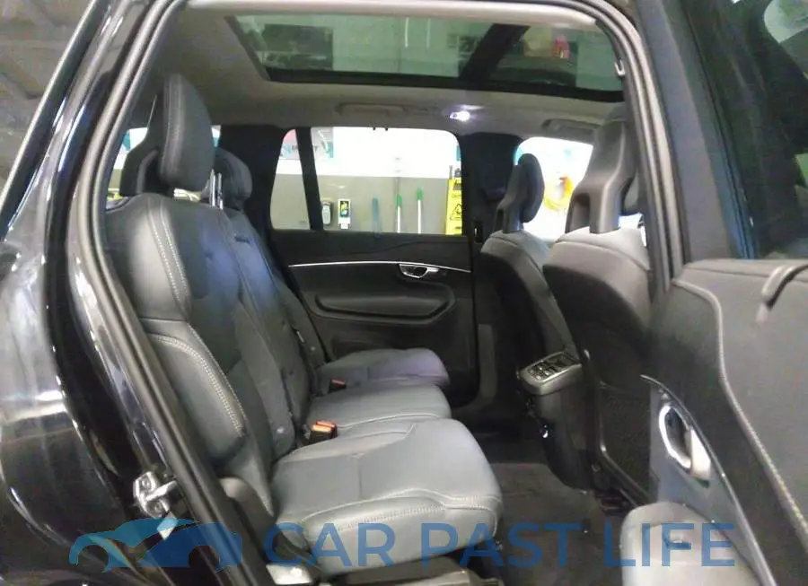 YV4A22PLXL1563580# 8