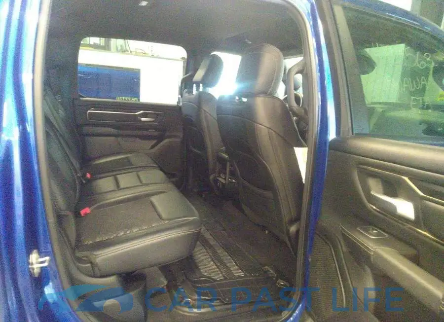1C6SRFLT8KN631759# 8