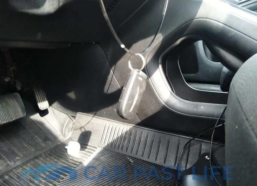 1C3CCCAB9GN192901# 11