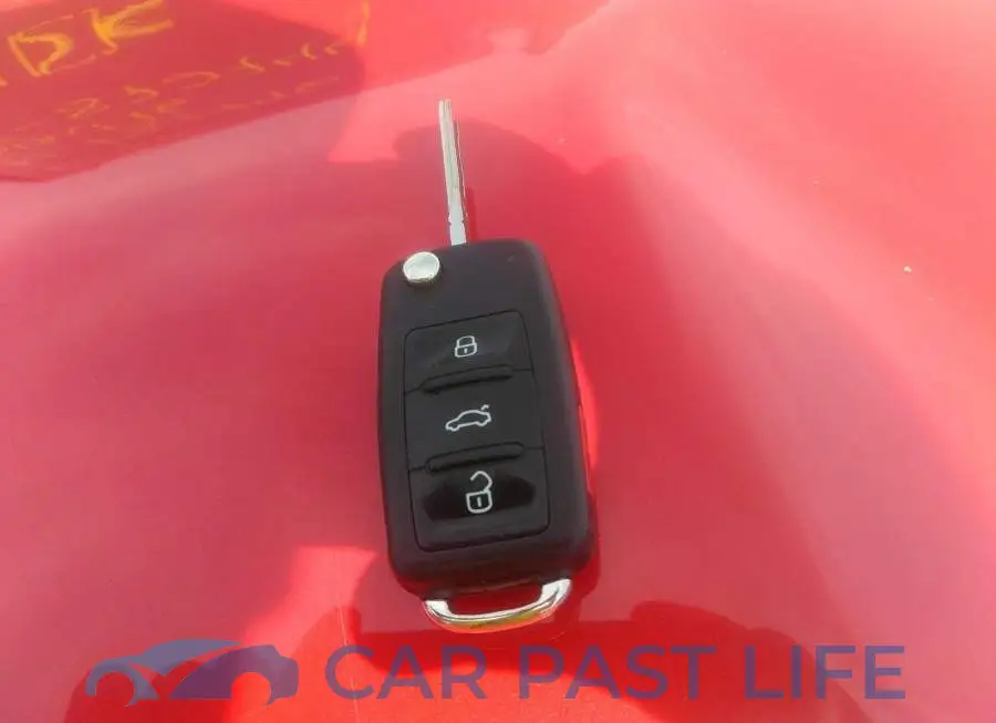 3VW2K7AJ6FM208535# 11