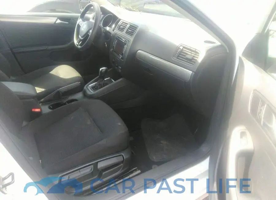 3VW2K7AJ6FM208535# 5