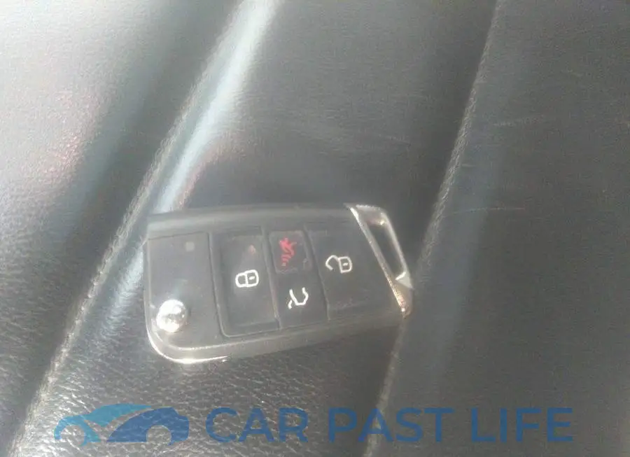 3VW4T7AU9FM101835# 11