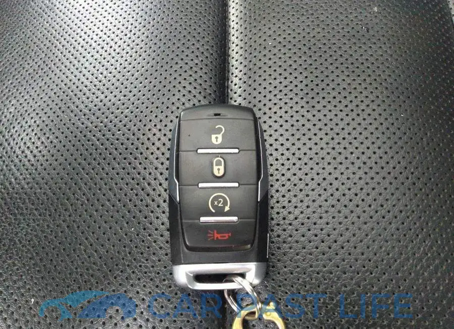 1C6SRFLT9KN564329# 11