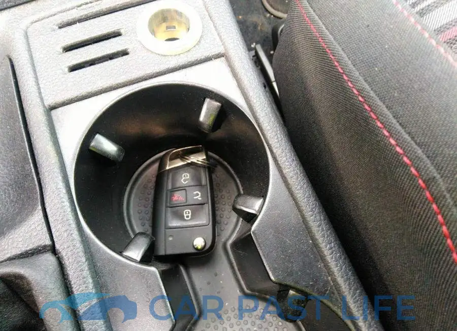 3VW5T7AU2FM006277# 11