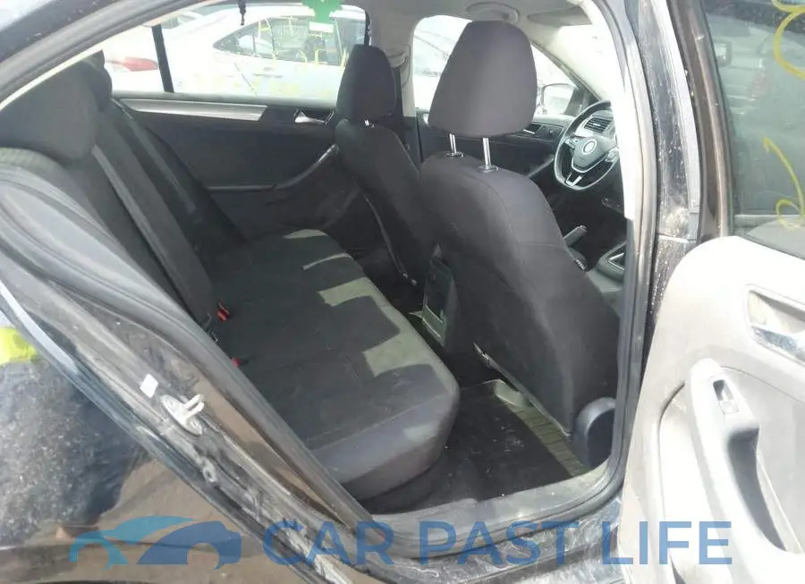3VW1K7AJ2FM323256# 8