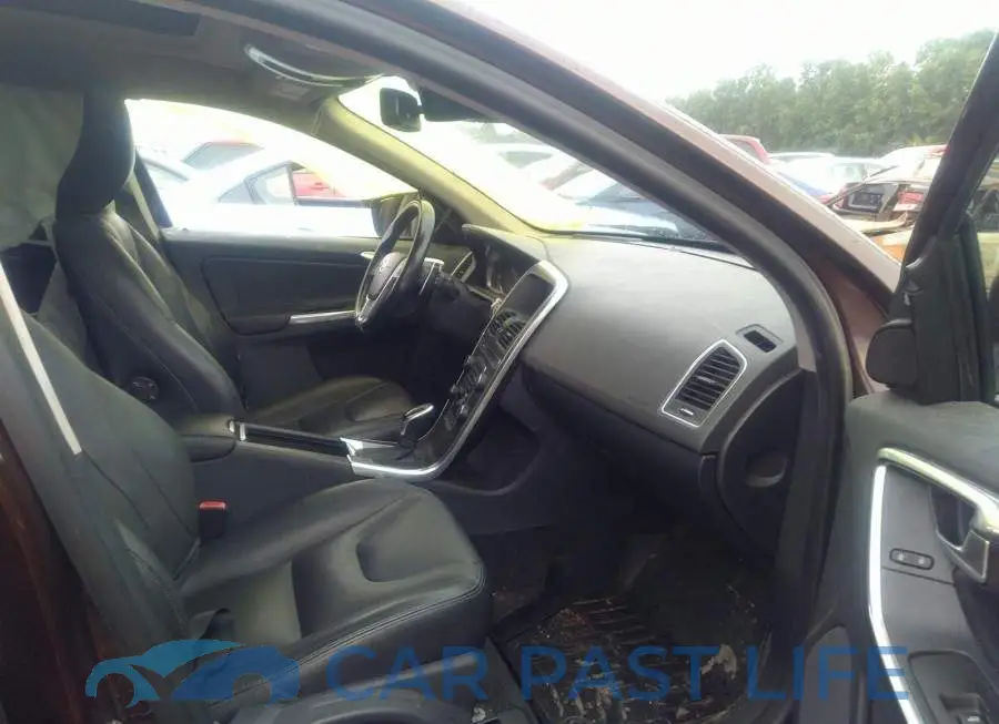 YV4902RC9F2619898# 5