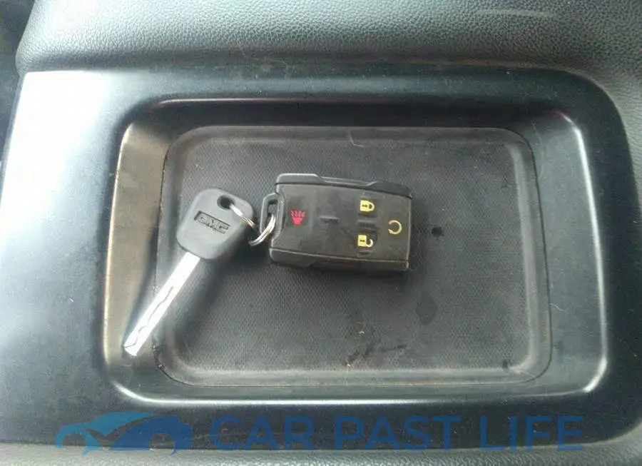 3GTU2MEC8HG276696# 11