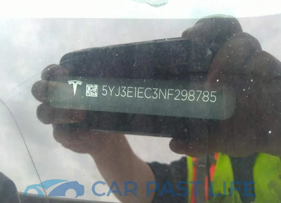 5YJ3E1EC3NF298785# 9