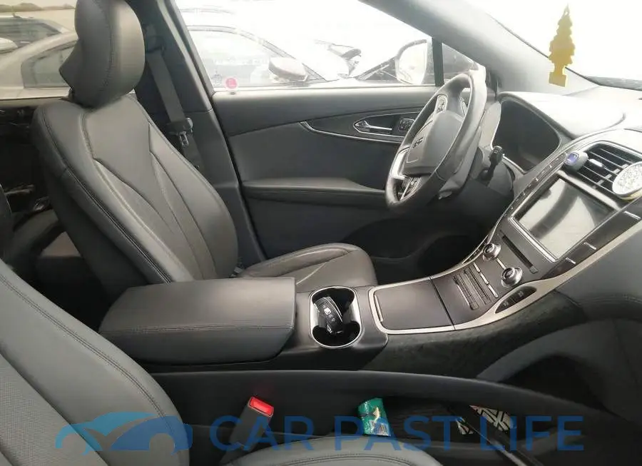 2LMPJ8LP7KBL12952# 5