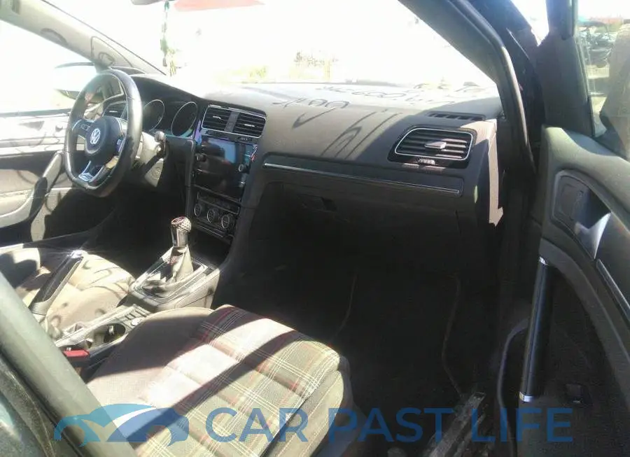 3VW5T7AU5KM009796# 5
