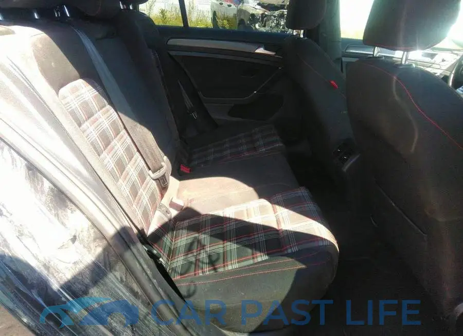 3VW5T7AU5KM009796# 8