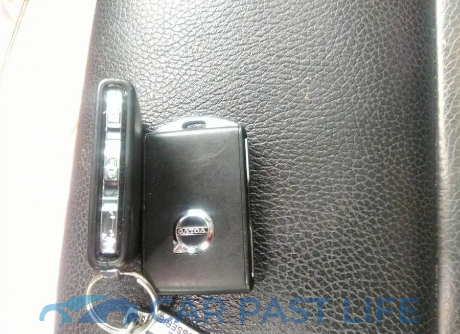 YV4A22PK9J1365643# 11