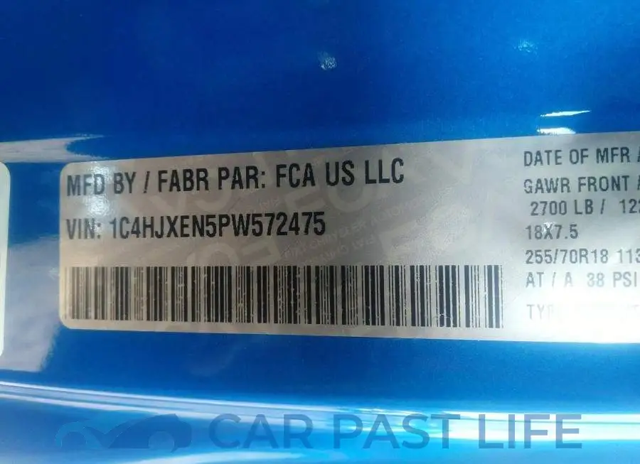 1C4HJXEN5PW572475# 9