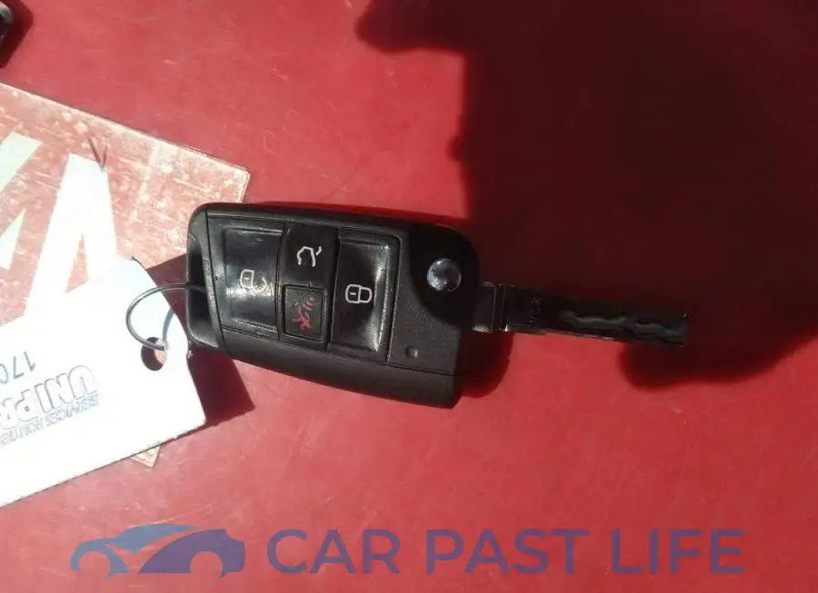 3VW117AU9FM064455# 8