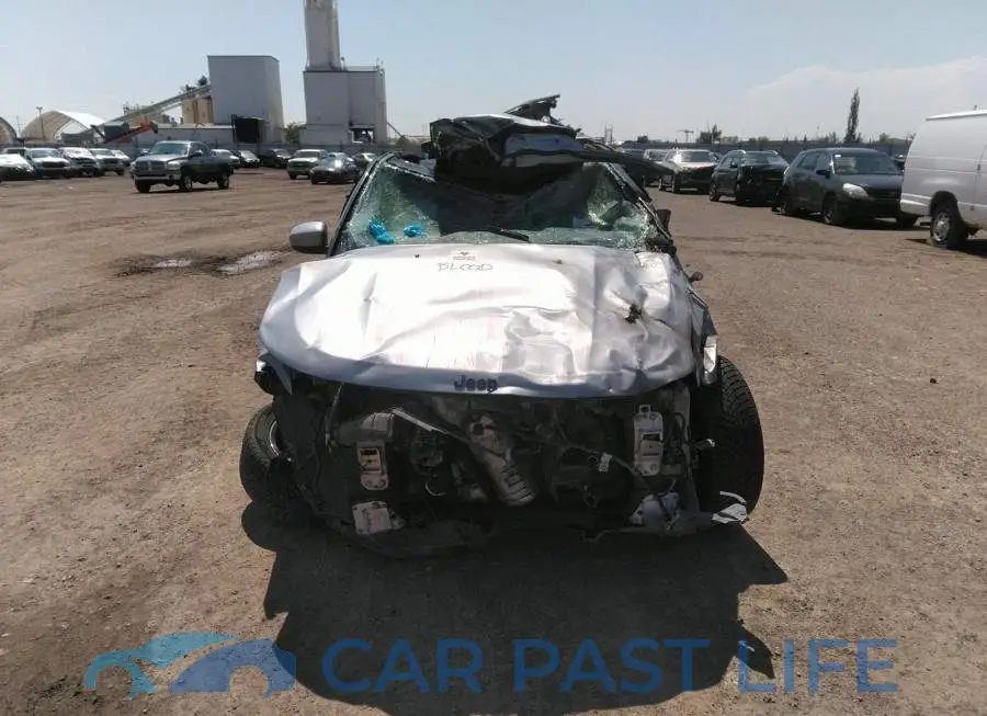 3C4NJDEB4MT528749# 6