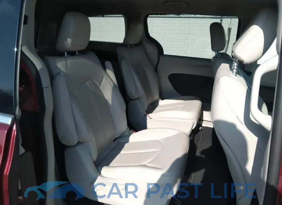 2C4RC1L73JR115972# 8