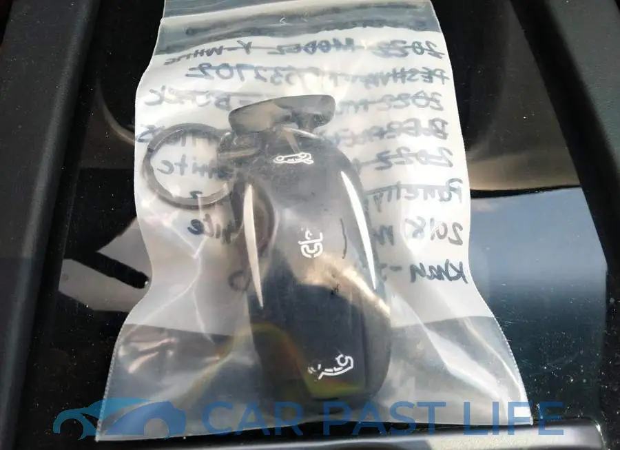5YJXCAE21JF103940# 11
