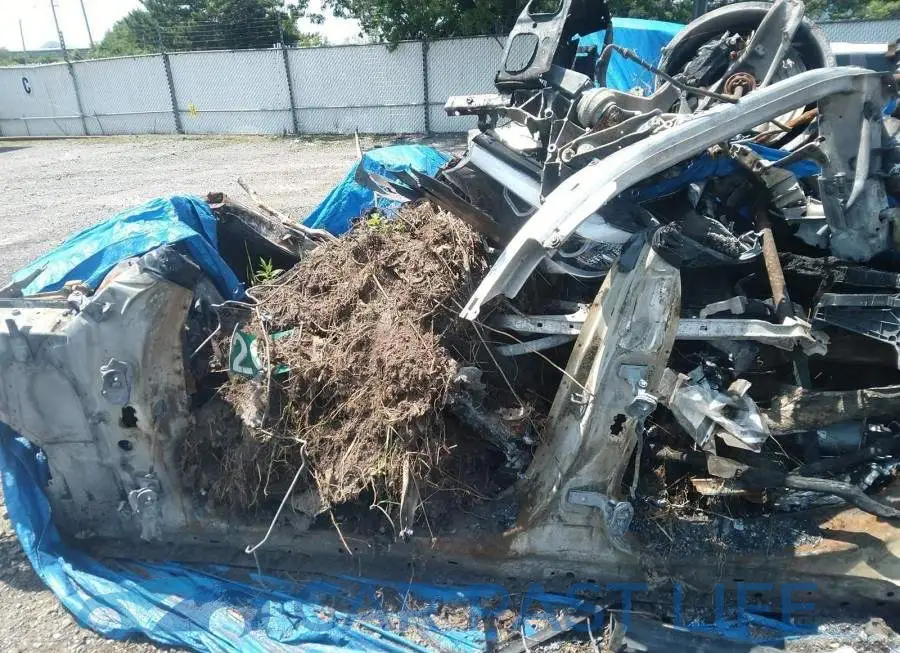 WBAJA7C58KG910987# 8