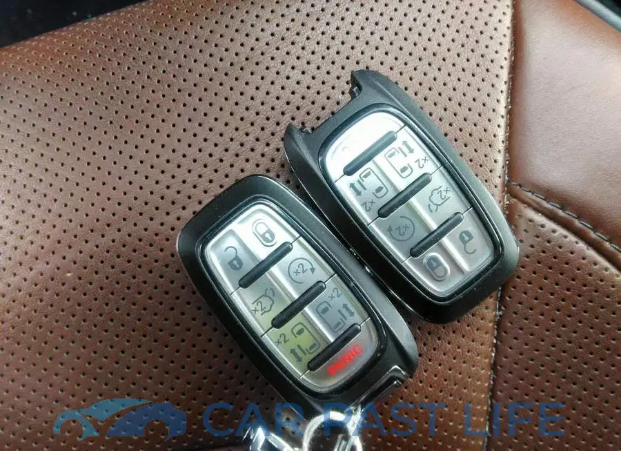 2C4RC1GG6KR702209# 11