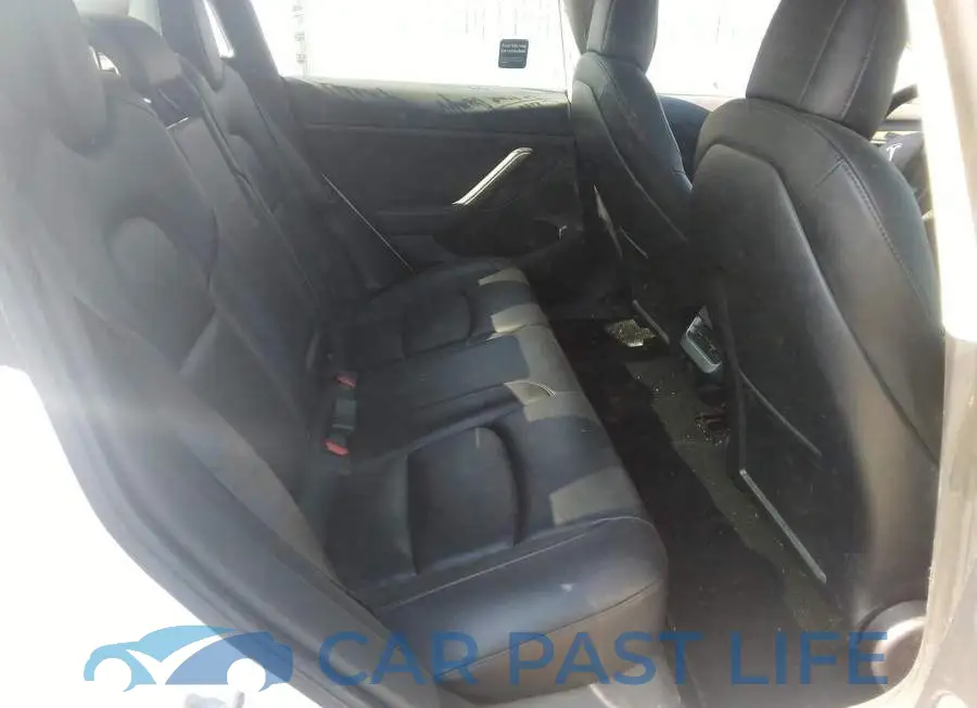 5YJ3E1EB9NF276894# 8