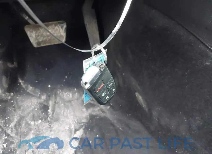 2C3CCAPG2FH853604# 11