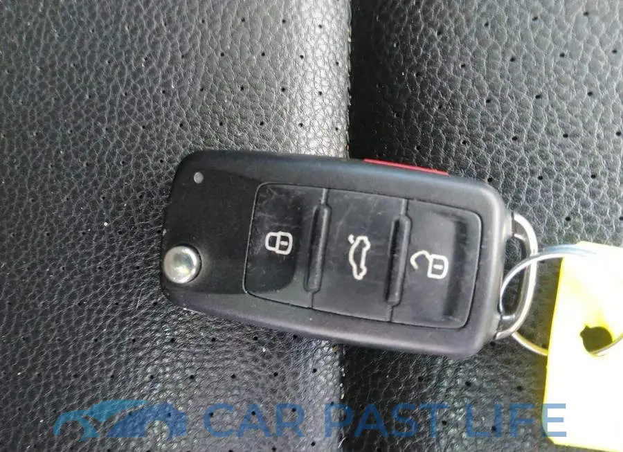 WVGJV7AX5FW047276# 11
