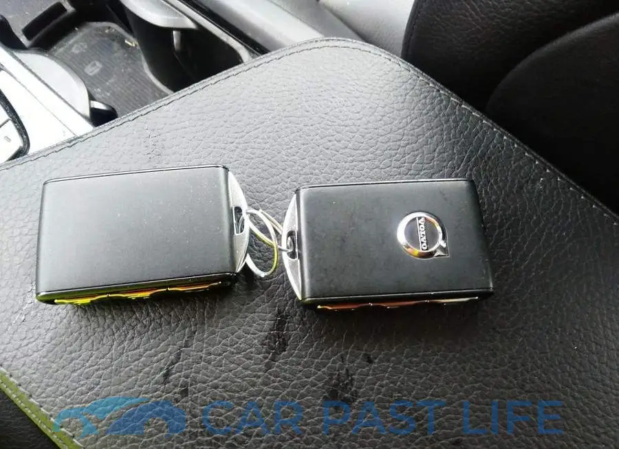 YV4A22PK6J1379967# 11