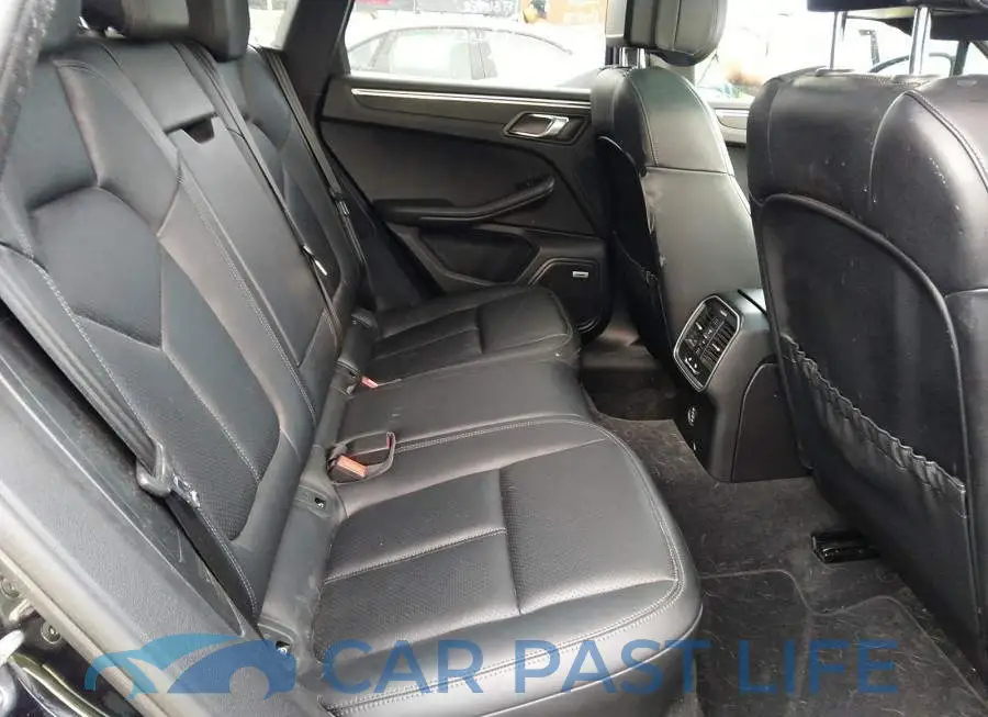WP1AA2A59JLB10907# 8