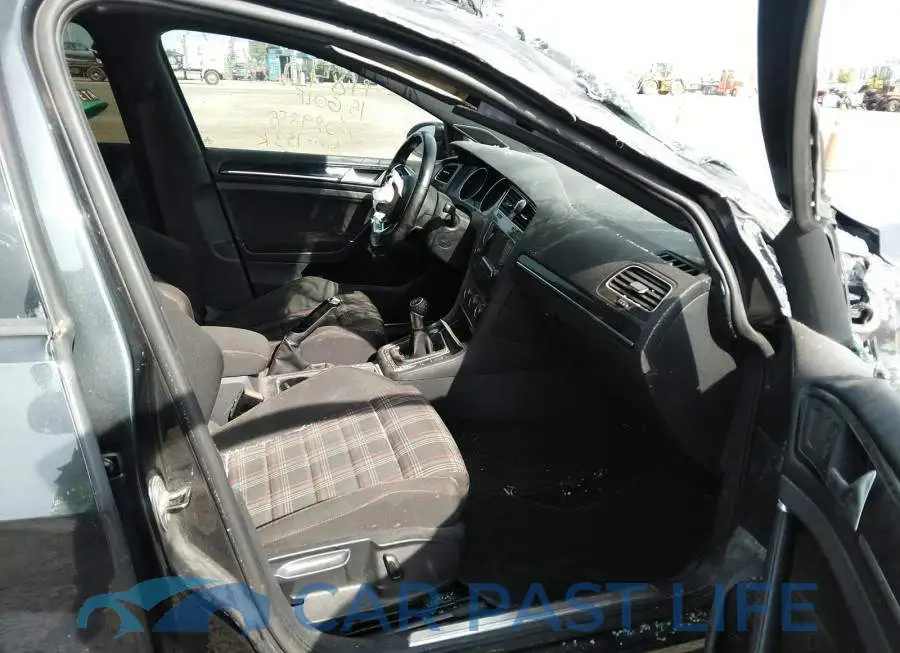 3VW5T7AU4FM089355# 5